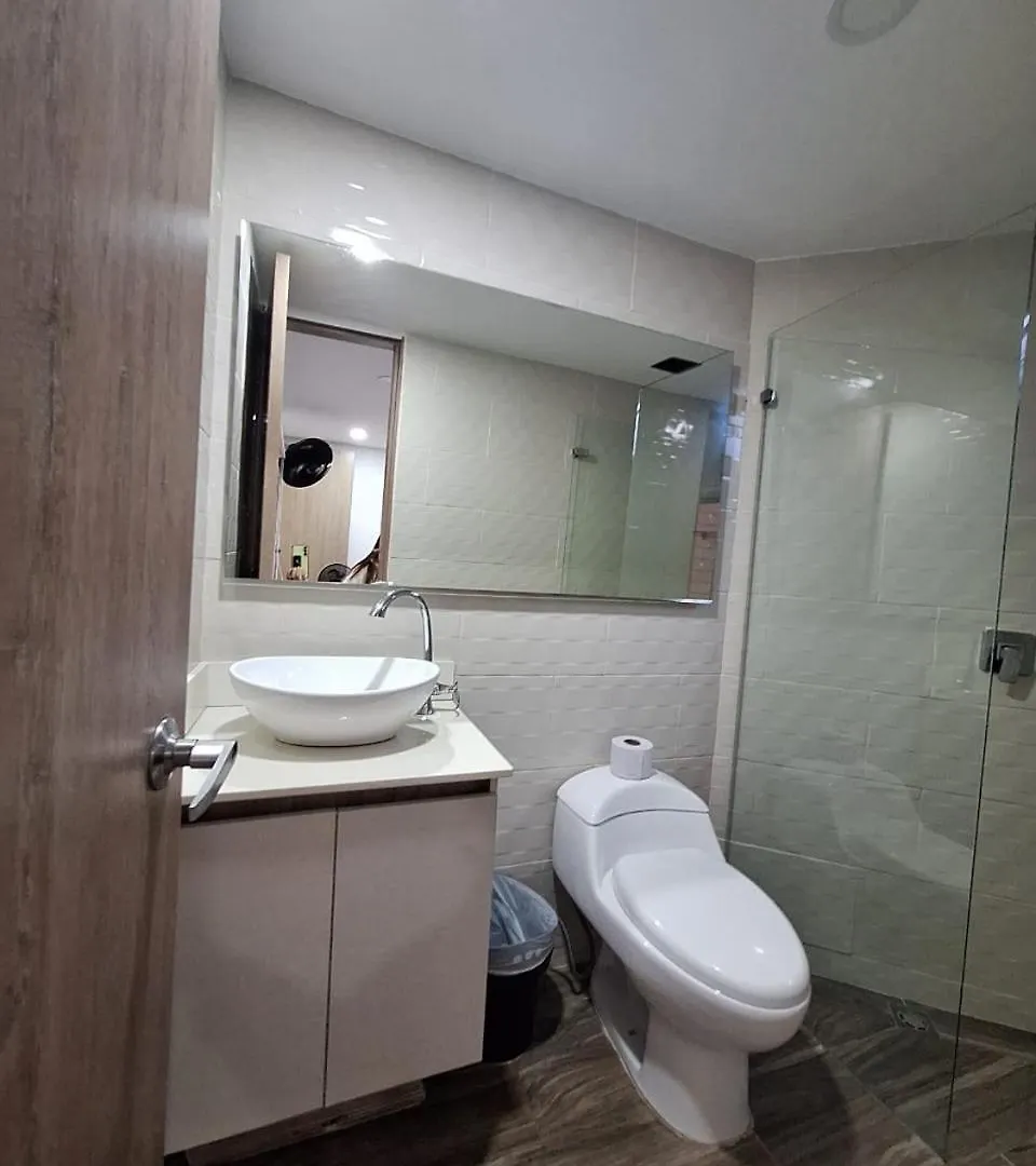 Apartamento Laureles Con Jacuzzi Cerca Al Primer Parque Medellin 0*,