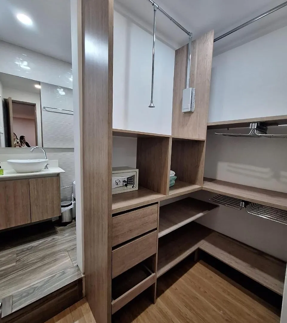 Apartamento Laureles Con Jacuzzi Cerca Al Primer Parque Medellin Apartment